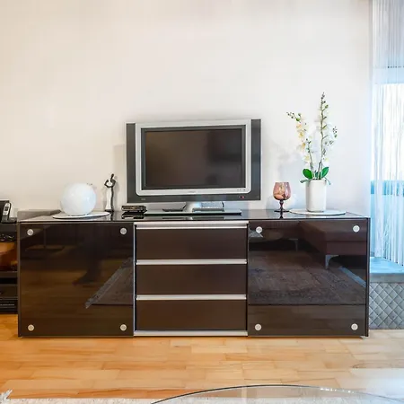 Beautiful 3-room In Laatzen Near Messe Daire