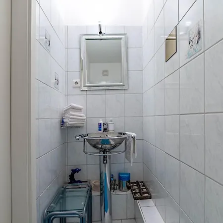 Beautiful 3-room In Laatzen Near Messe 아파트
